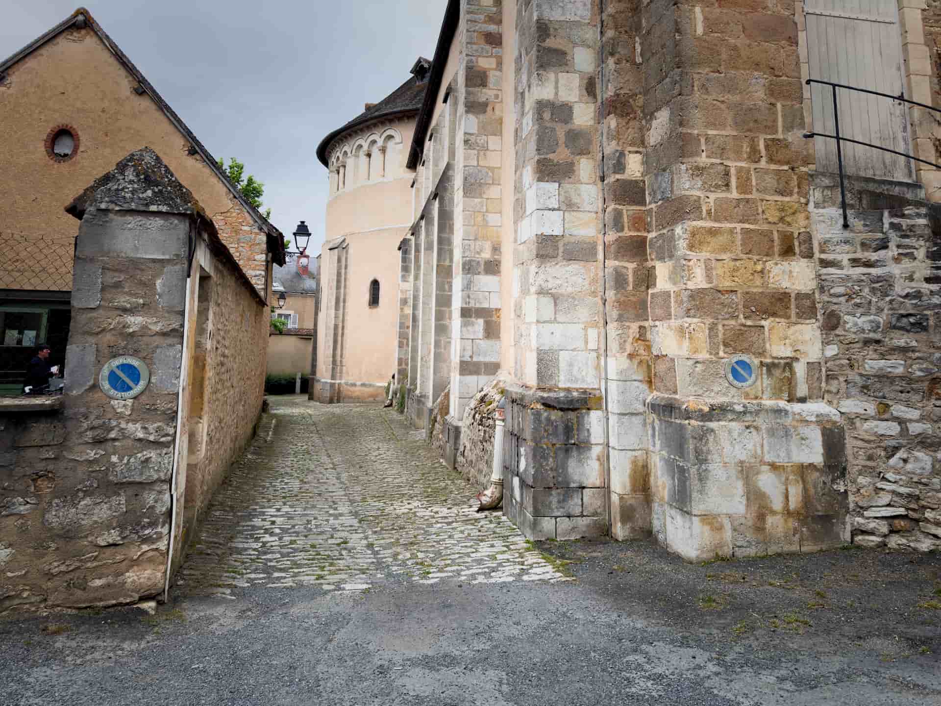 Basilique De Neuvy Saint Sepulchre
